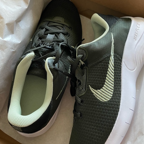 Nike Experience Run 11 Next Nature Mens Size 10.5 New with box - Picture 1 of 14